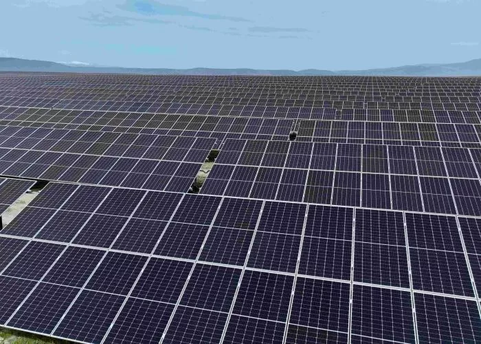 A picture of the solar power plant in Mammoth Solar, Indiana